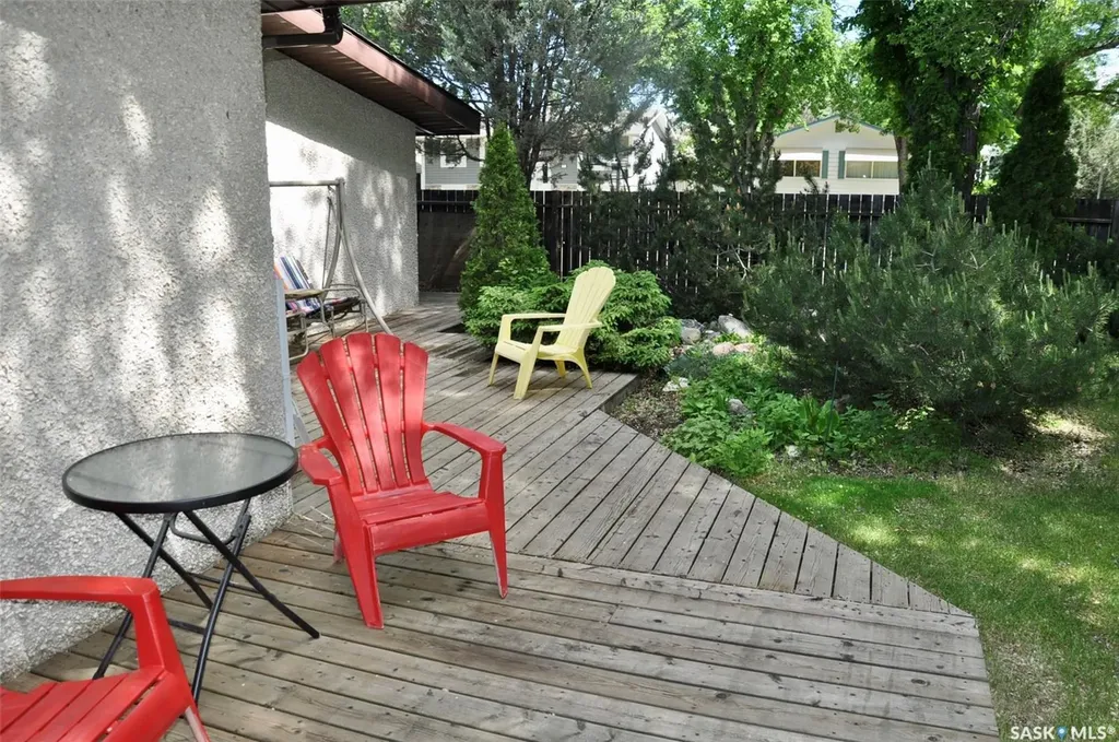 1 Maclean Crescent Saskatoon SK S7J 2R6