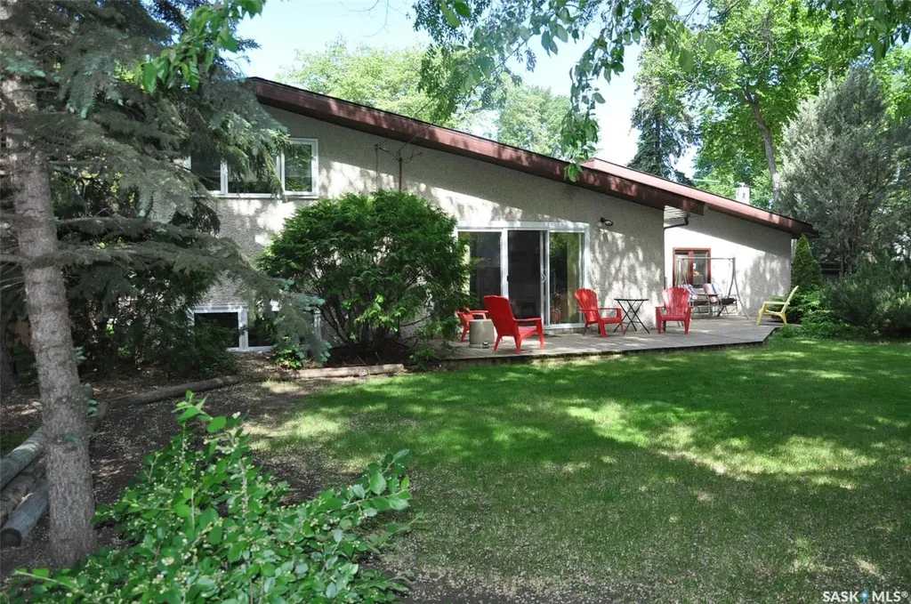 1 Maclean Crescent Saskatoon SK S7J 2R6