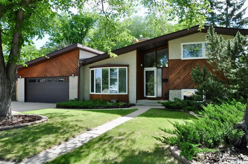 1 Maclean Crescent Saskatoon SK S7J 2R6