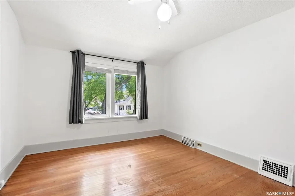 811 9th Avenue N Saskatoon SK S7K 2Z1