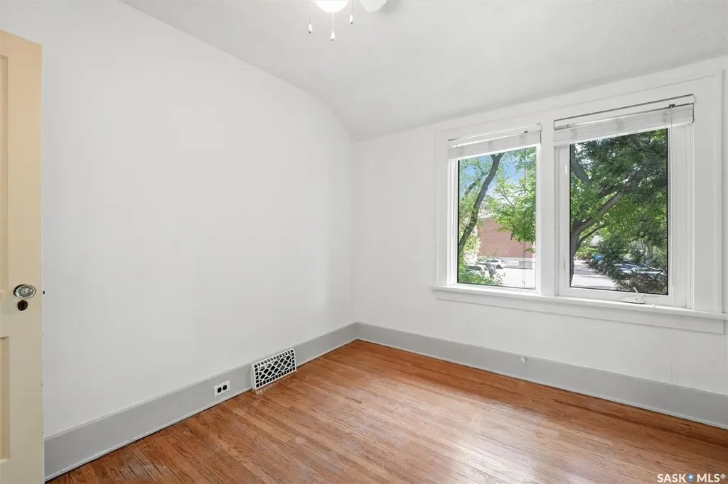 811 9th Avenue N Saskatoon SK S7K 2Z1