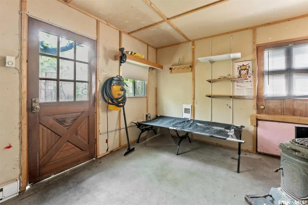 811 9th Avenue N Saskatoon SK S7K 2Z1