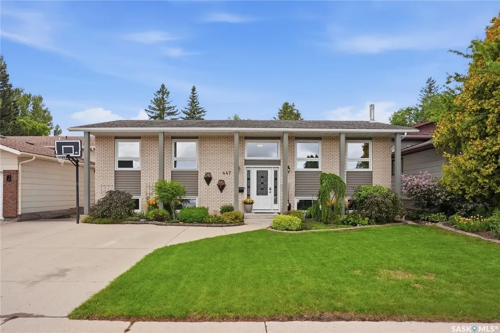 447 Ball Way Saskatoon SK S7K 6E6