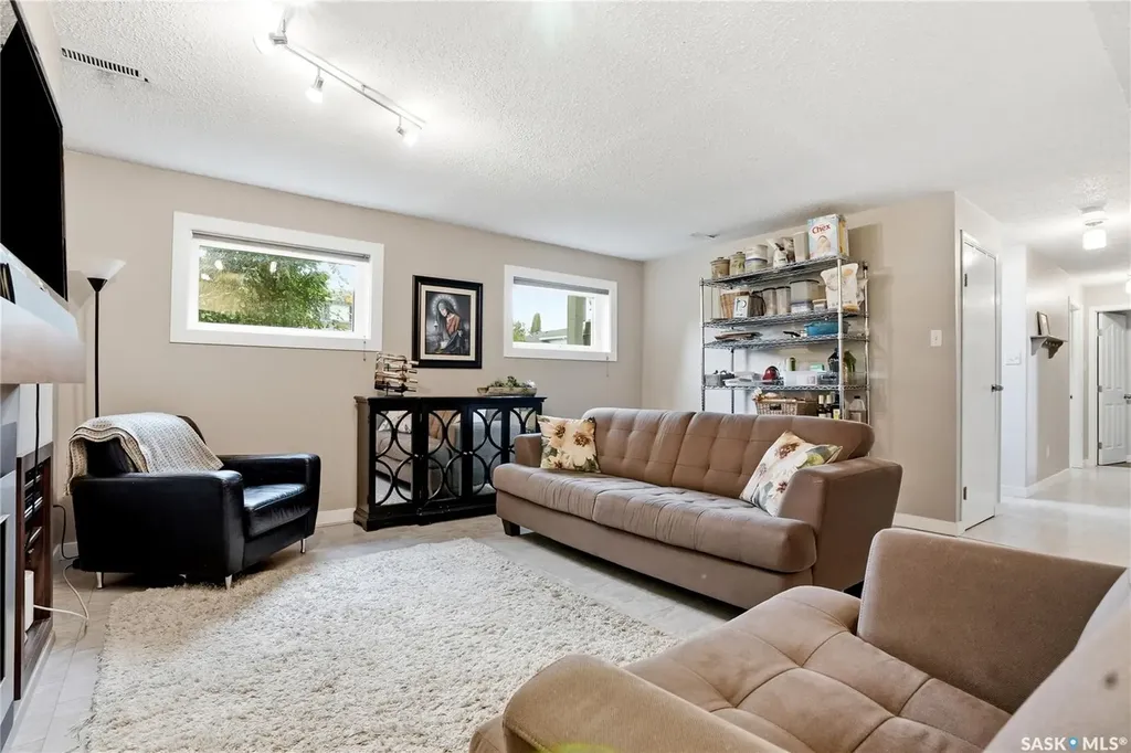 447 Ball Way Saskatoon SK S7K 6E6