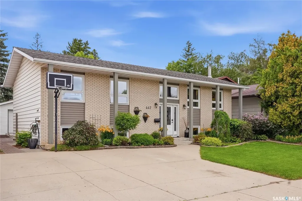447 Ball Way Saskatoon SK S7K 6E6