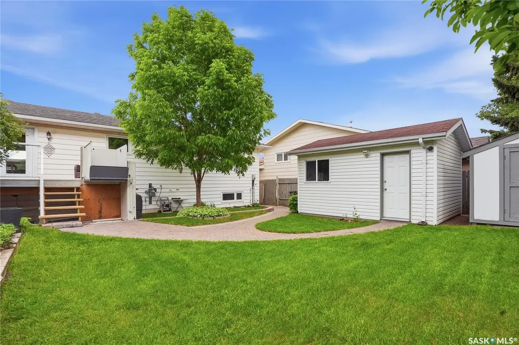 447 Ball Way Saskatoon SK S7K 6E6