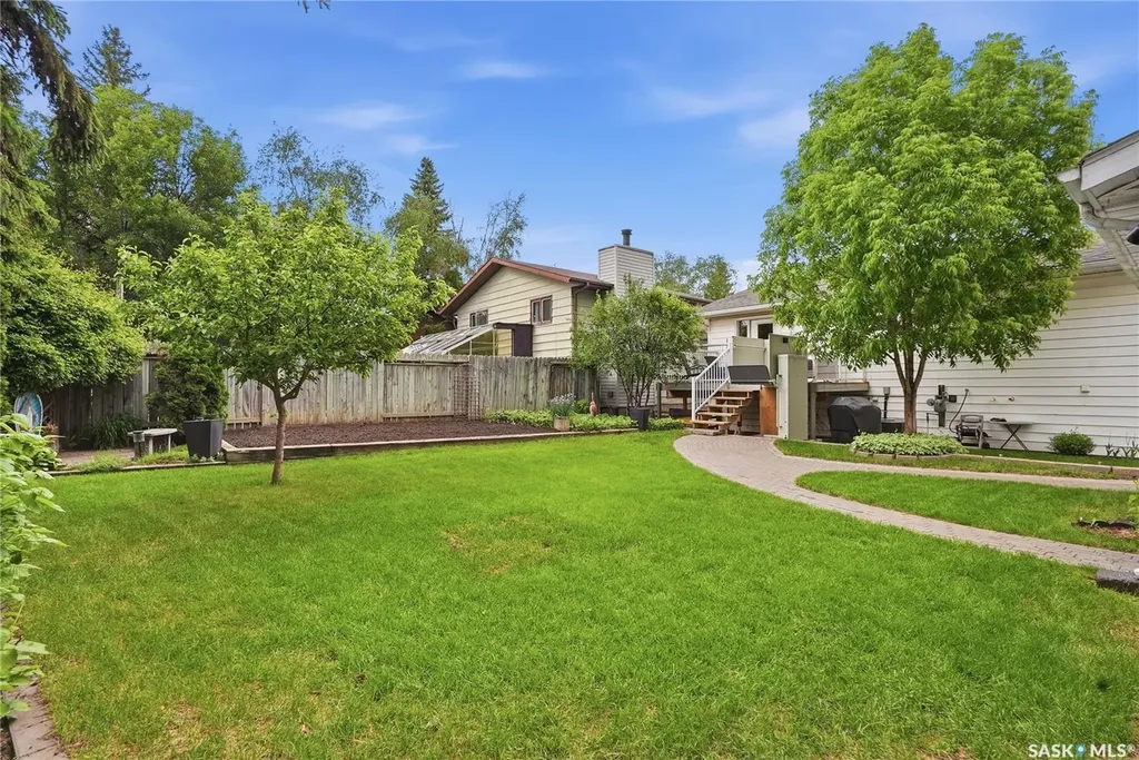 447 Ball Way Saskatoon SK S7K 6E6