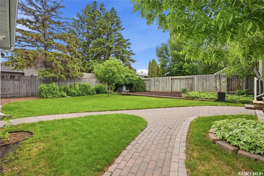 447 Ball Way Saskatoon SK S7K 6E6