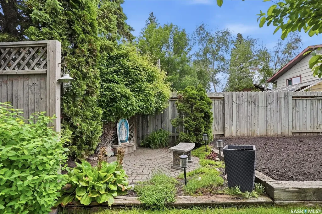 447 Ball Way Saskatoon SK S7K 6E6