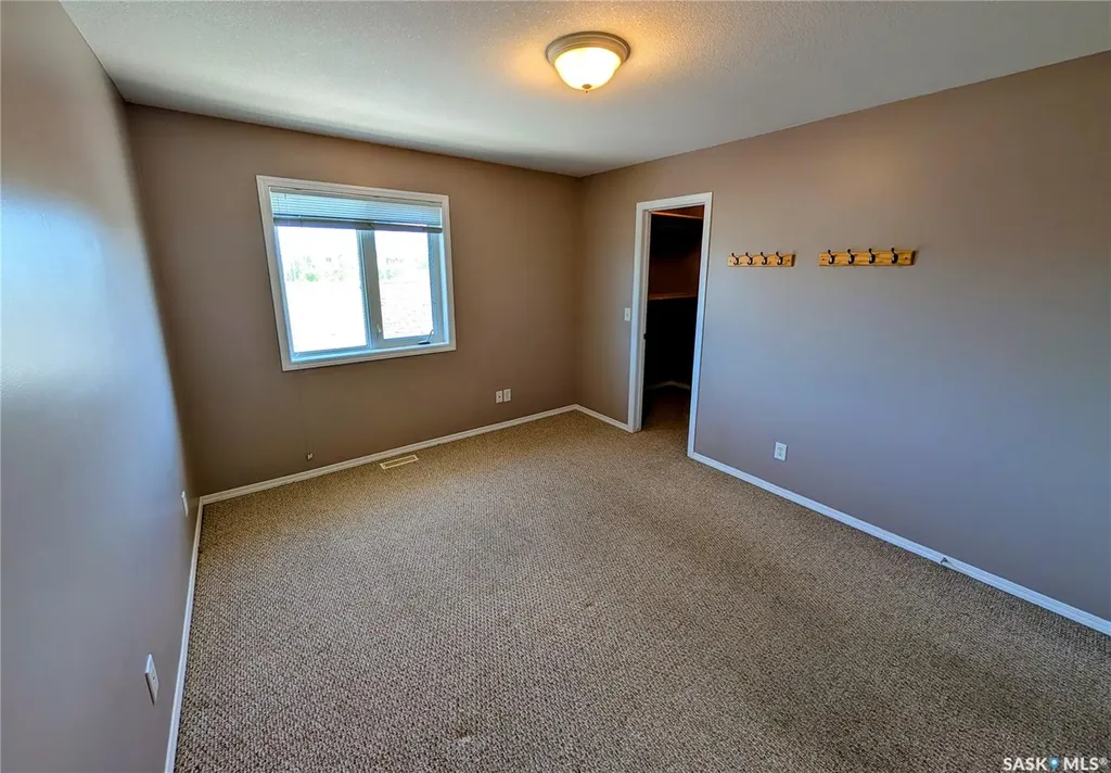 4068 Buckingham Drive E Regina SK S4V 3A9
