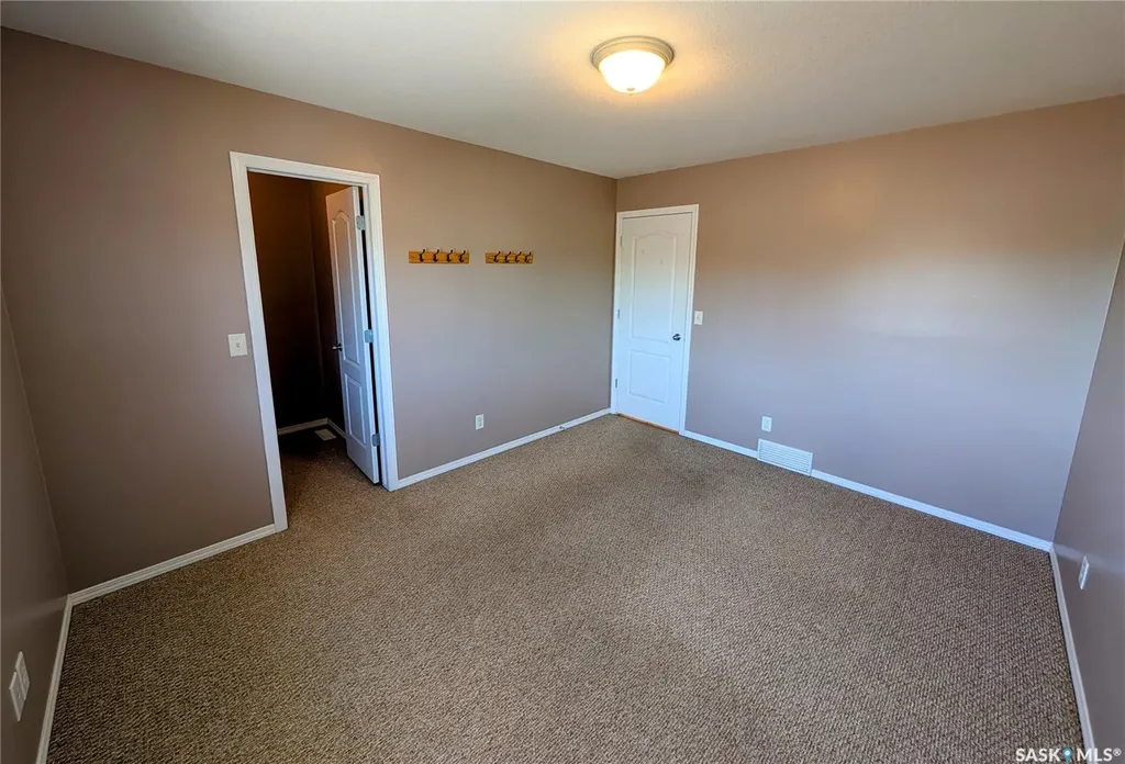 4068 Buckingham Drive E Regina SK S4V 3A9