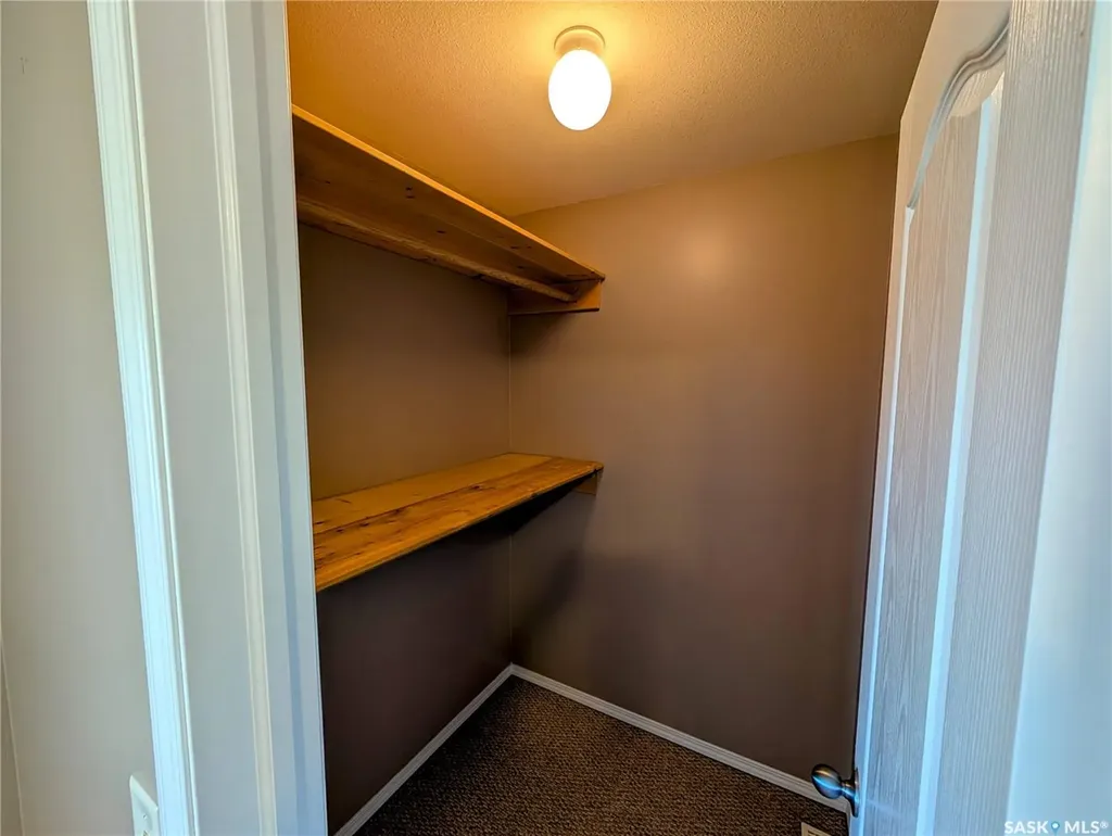 4068 Buckingham Drive E Regina SK S4V 3A9