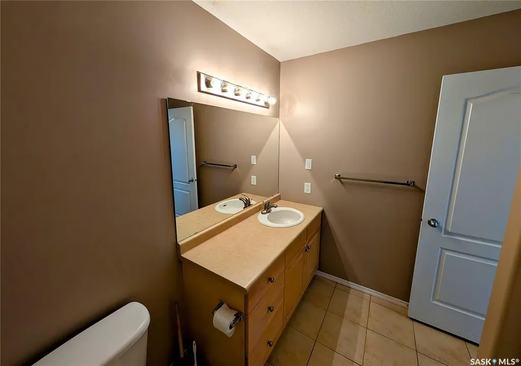 4068 Buckingham Drive E Regina SK S4V 3A9