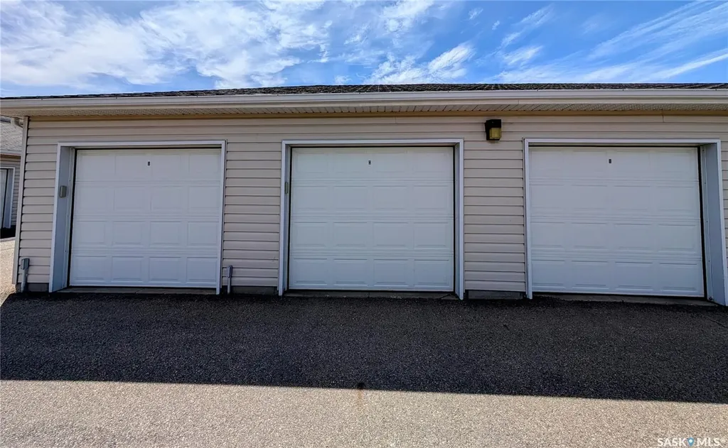 4068 Buckingham Drive E Regina SK S4V 3A9