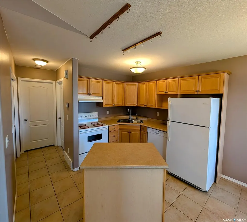 4068 Buckingham Drive E Regina SK S4V 3A9