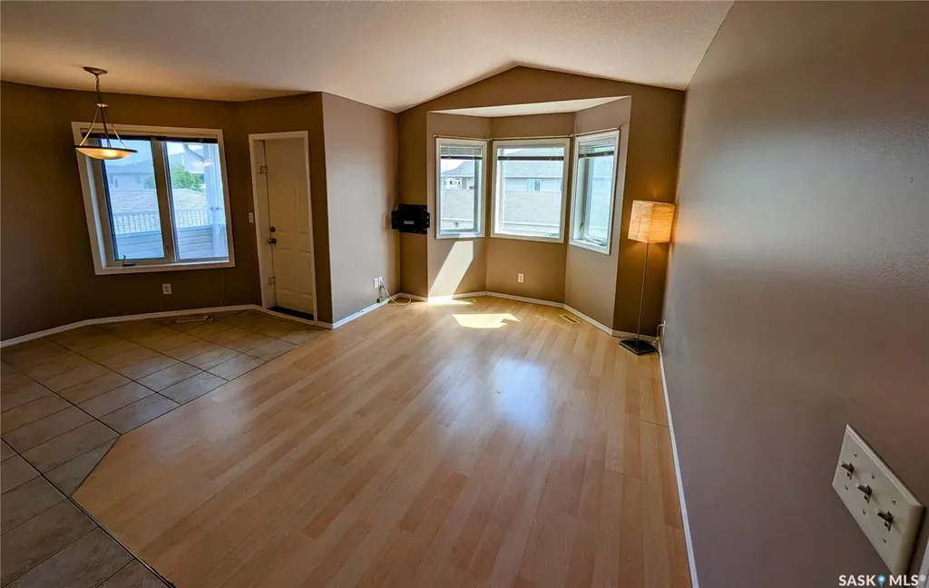 4068 Buckingham Drive E Regina SK S4V 3A9