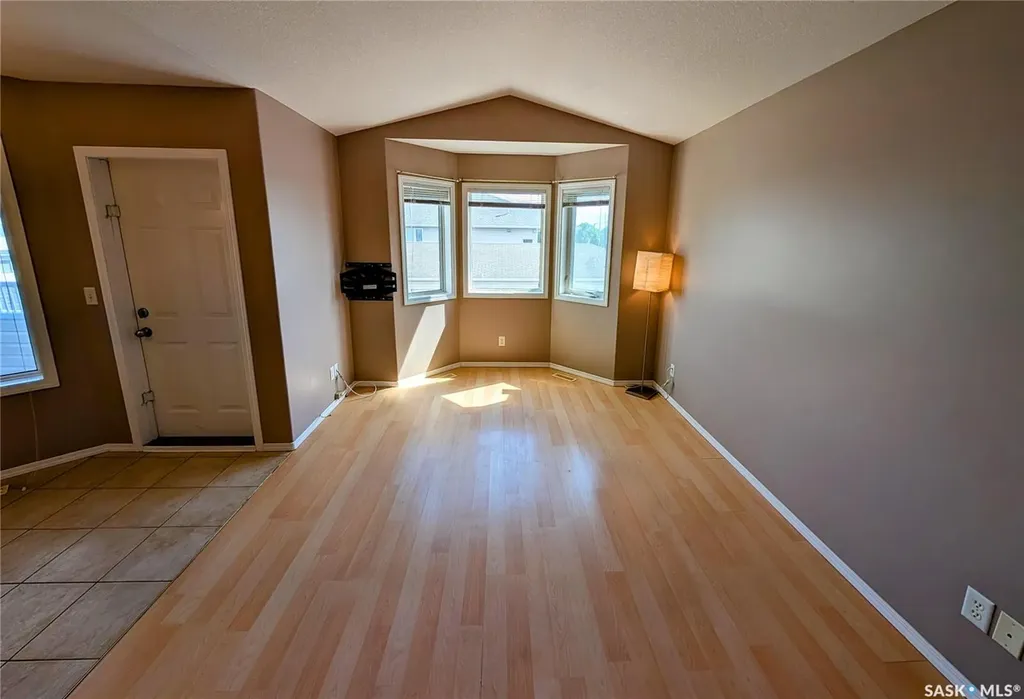 4068 Buckingham Drive E Regina SK S4V 3A9