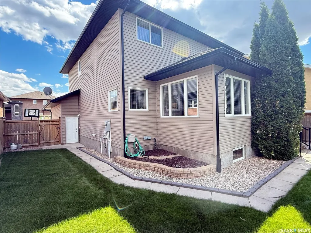 1510 Shepherd Crescent Saskatoon SK S7W 0B6