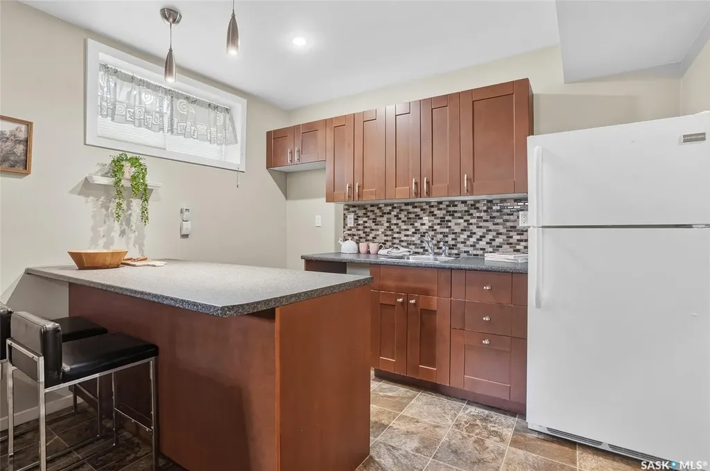 1139 2nd Street E Saskatoon SK S7H 1R4