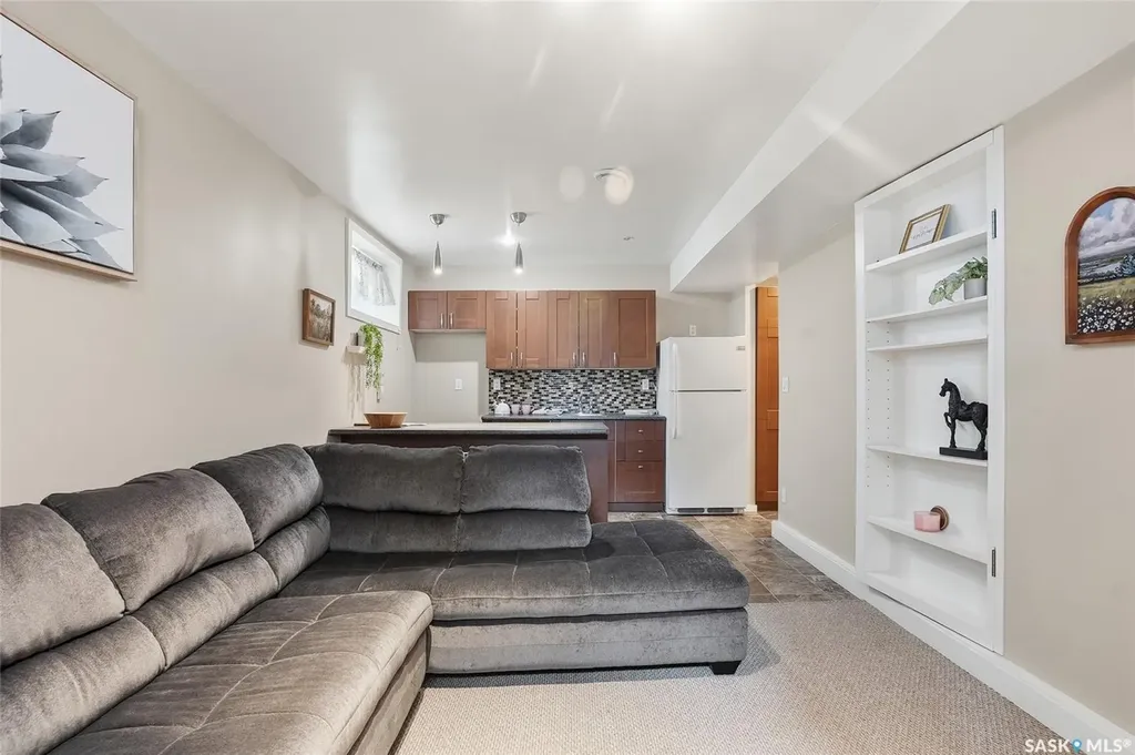 1139 2nd Street E Saskatoon SK S7H 1R4