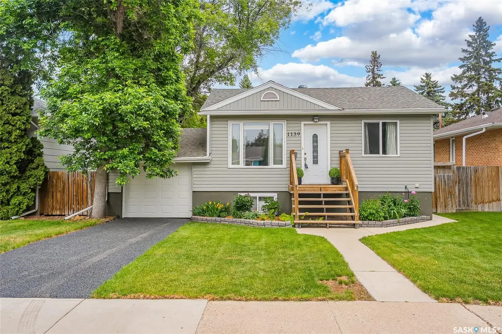 1139 2nd Street E Saskatoon SK S7H 1R4