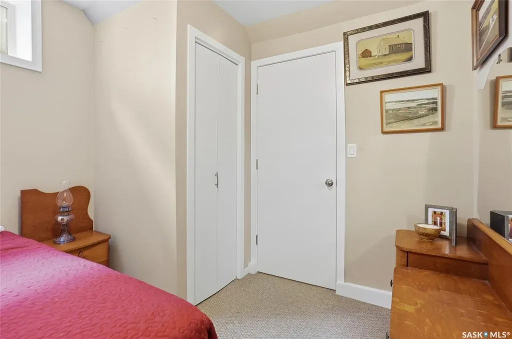 1139 2nd Street E Saskatoon SK S7H 1R4