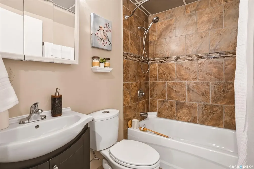 1139 2nd Street E Saskatoon SK S7H 1R4
