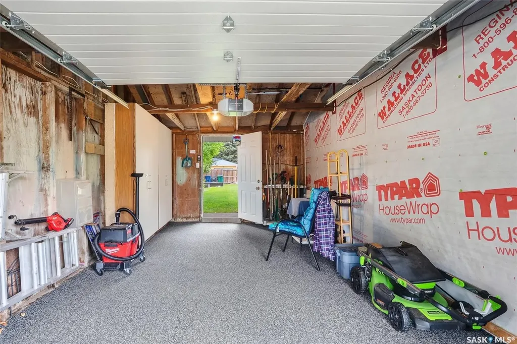 1139 2nd Street E Saskatoon SK S7H 1R4