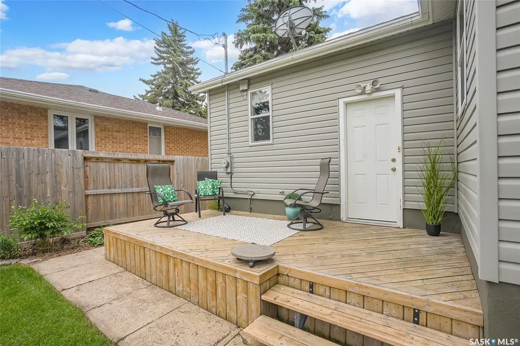 1139 2nd Street E Saskatoon SK S7H 1R4