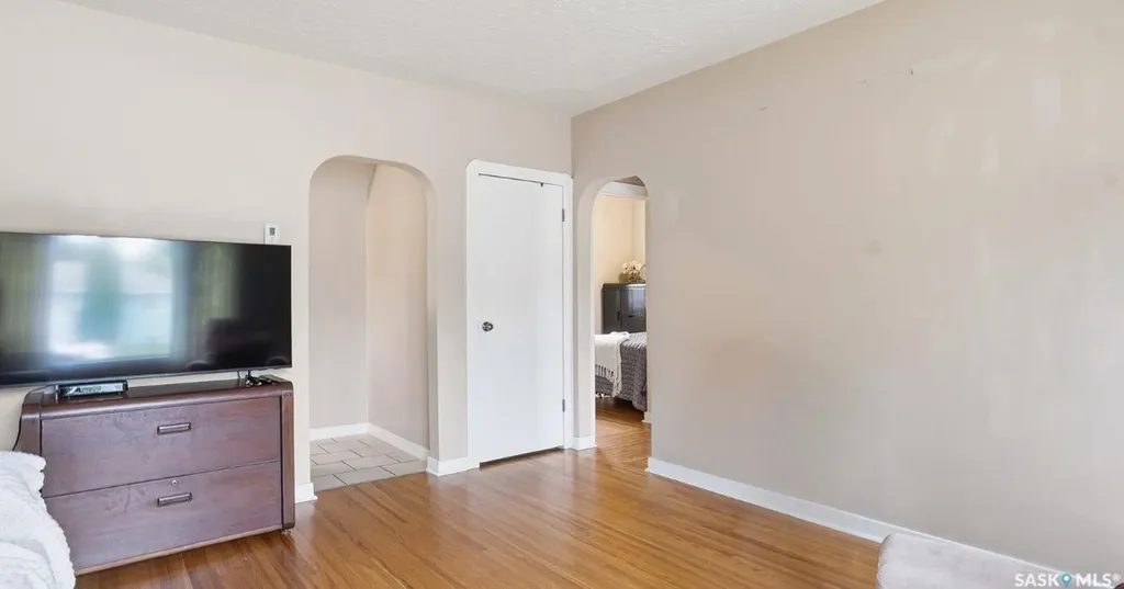 1139 2nd Street E Saskatoon SK S7H 1R4