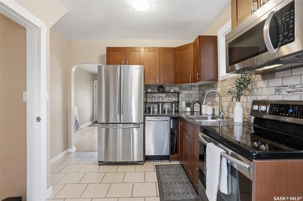 1139 2nd Street E Saskatoon SK S7H 1R4