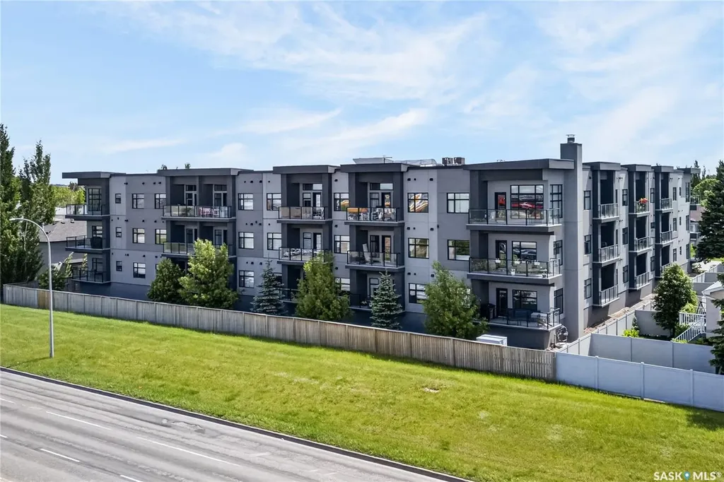 502 Perehudoff Crescent Saskatoon SK S7N 4H6