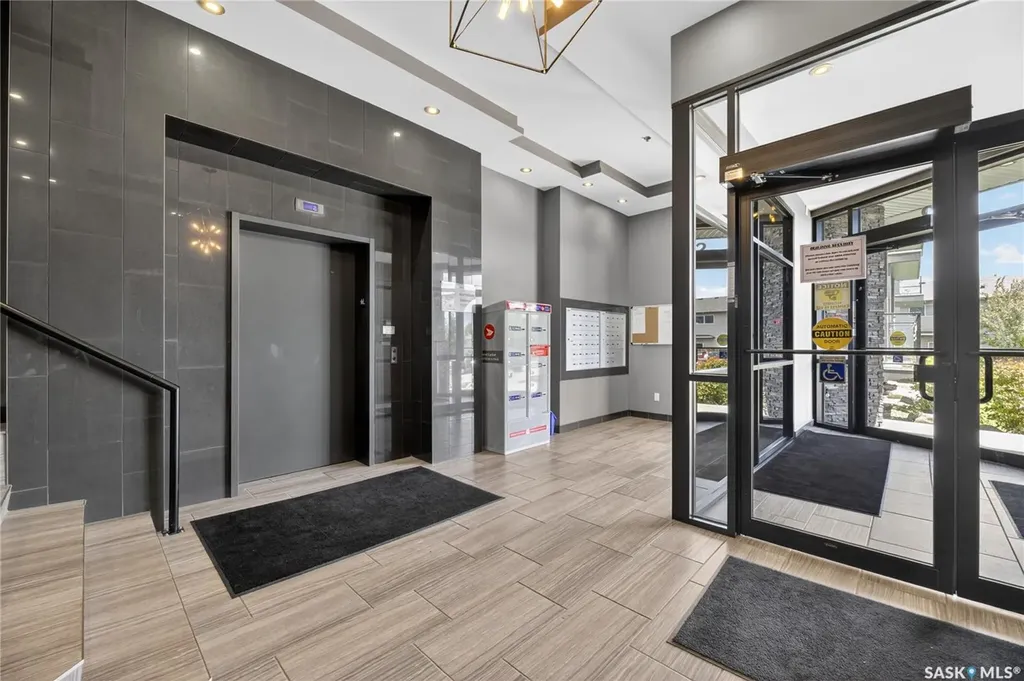 502 Perehudoff Crescent Saskatoon SK S7N 4H6