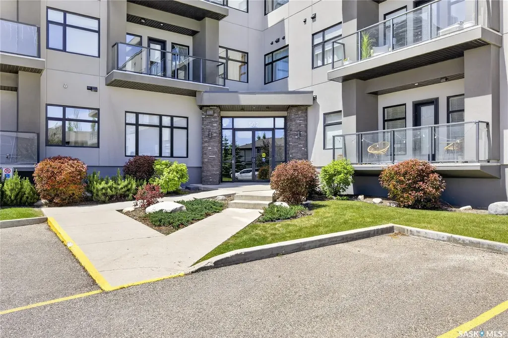 502 Perehudoff Crescent Saskatoon SK S7N 4H6