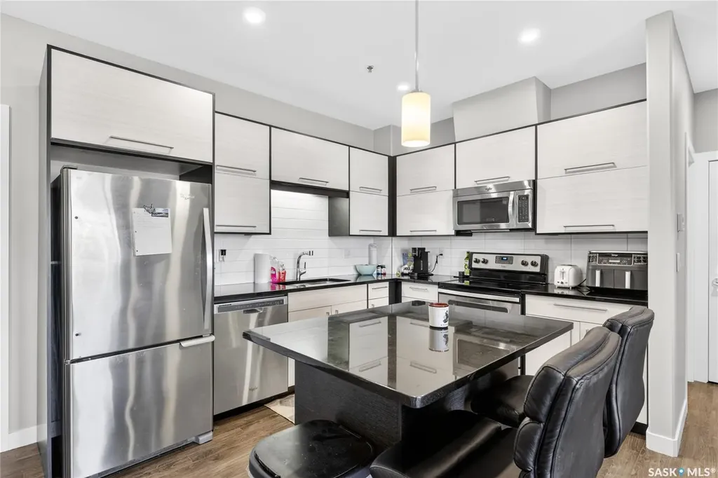 502 Perehudoff Crescent Saskatoon SK S7N 4H6