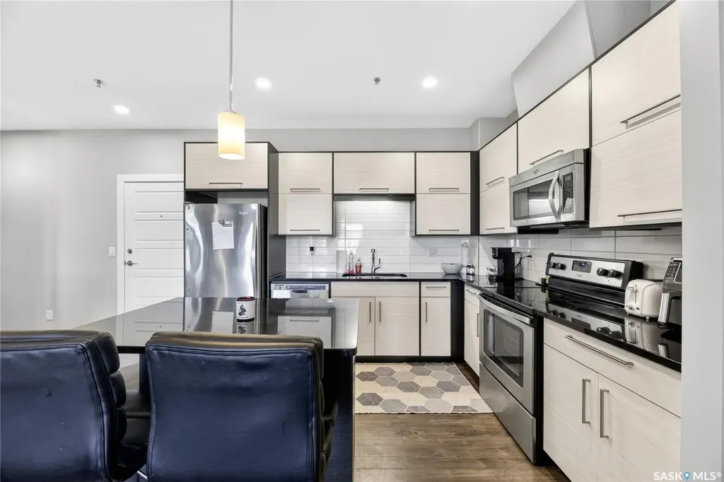 502 Perehudoff Crescent Saskatoon SK S7N 4H6