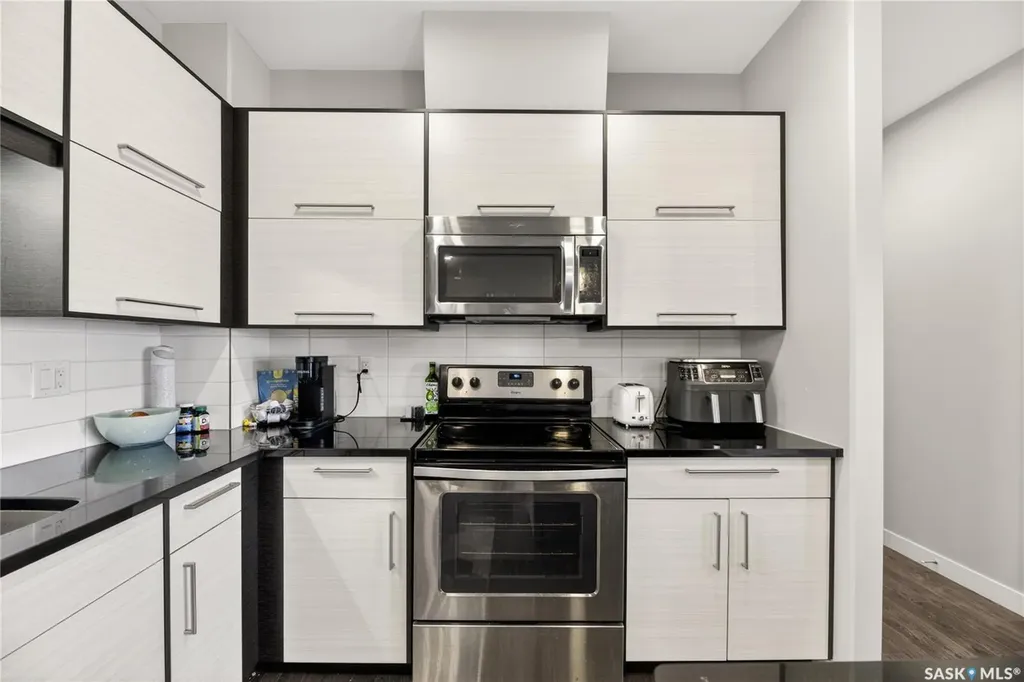 502 Perehudoff Crescent Saskatoon SK S7N 4H6