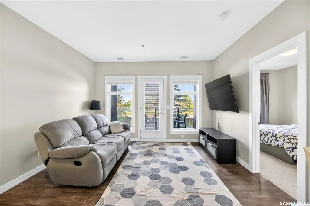 502 Perehudoff Crescent Saskatoon SK S7N 4H6