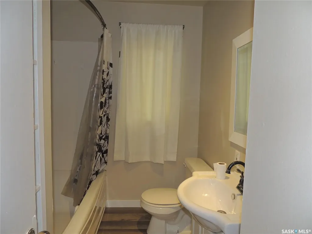 826 Albert Street Estevan SK S4A 1S1