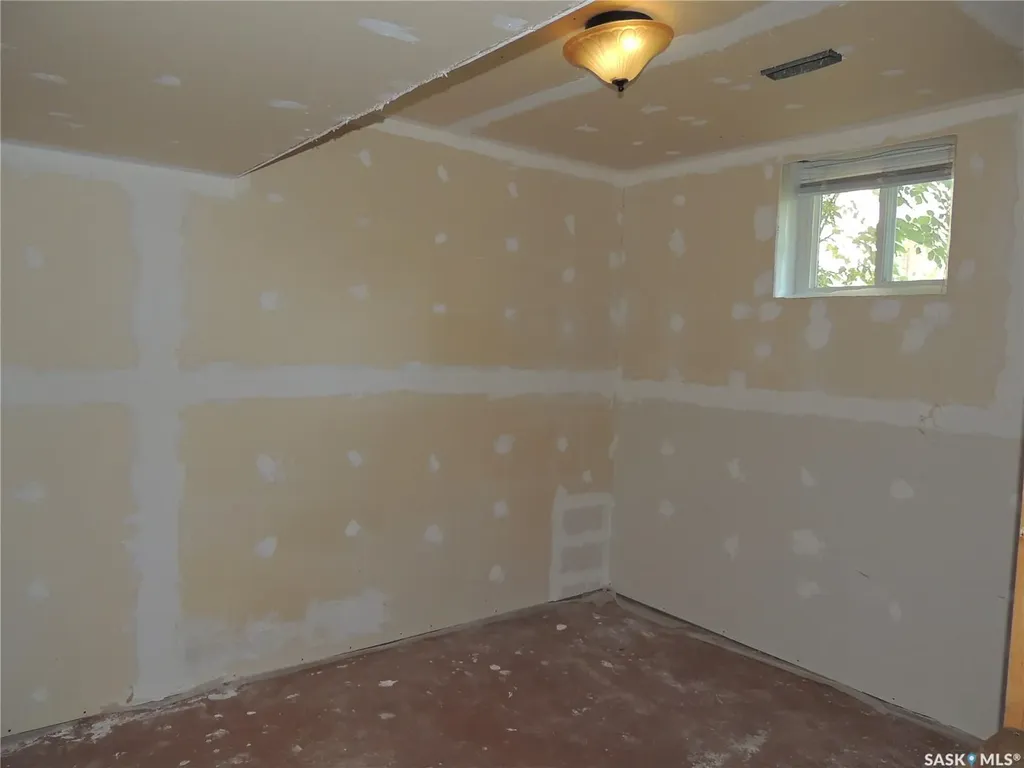 826 Albert Street Estevan SK S4A 1S1