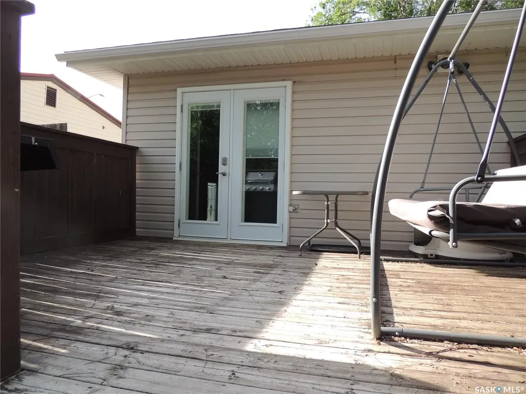 826 Albert Street Estevan SK S4A 1S1