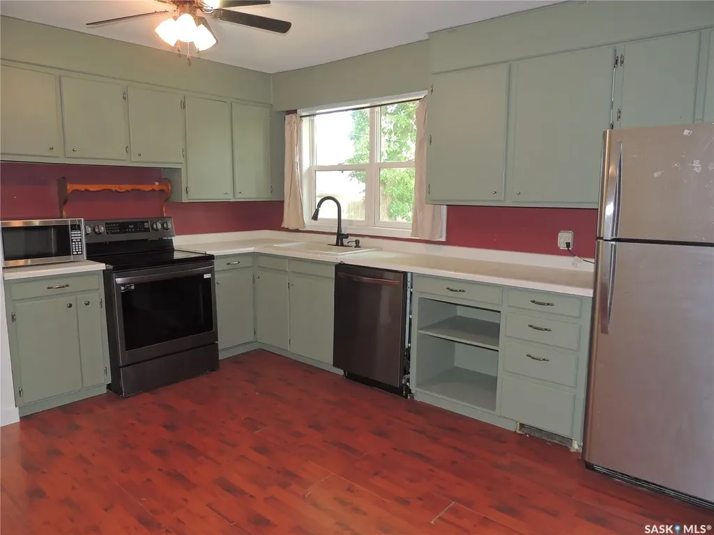 826 Albert Street Estevan SK S4A 1S1