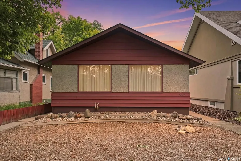 924 9th Avenue N Saskatoon SK S7K 2Z4