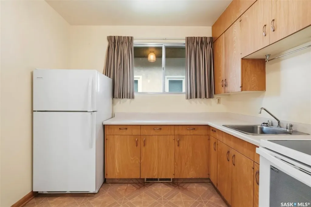 924 9th Avenue N Saskatoon SK S7K 2Z4