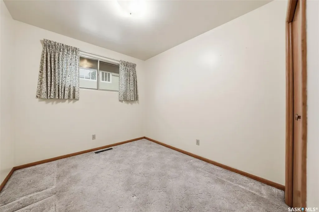 924 9th Avenue N Saskatoon SK S7K 2Z4