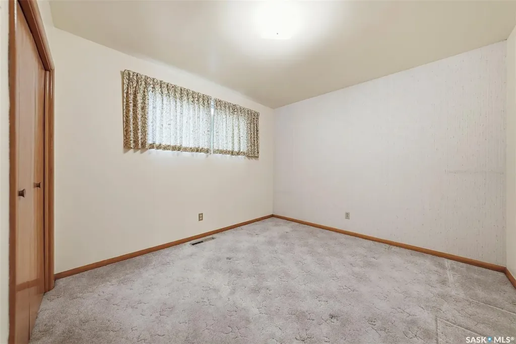 924 9th Avenue N Saskatoon SK S7K 2Z4