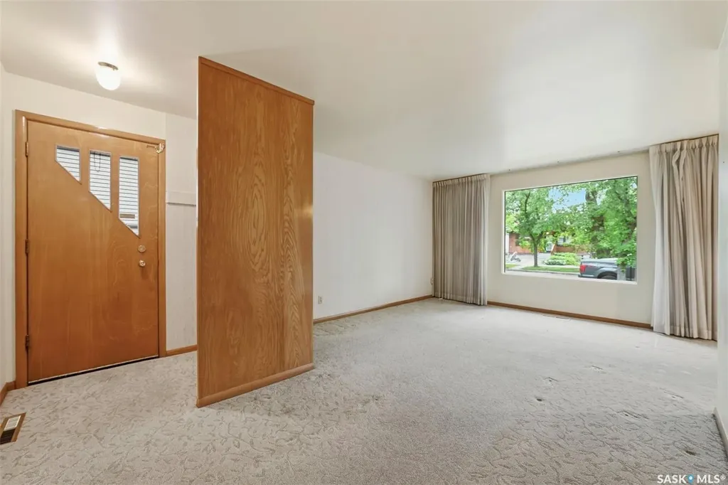 924 9th Avenue N Saskatoon SK S7K 2Z4