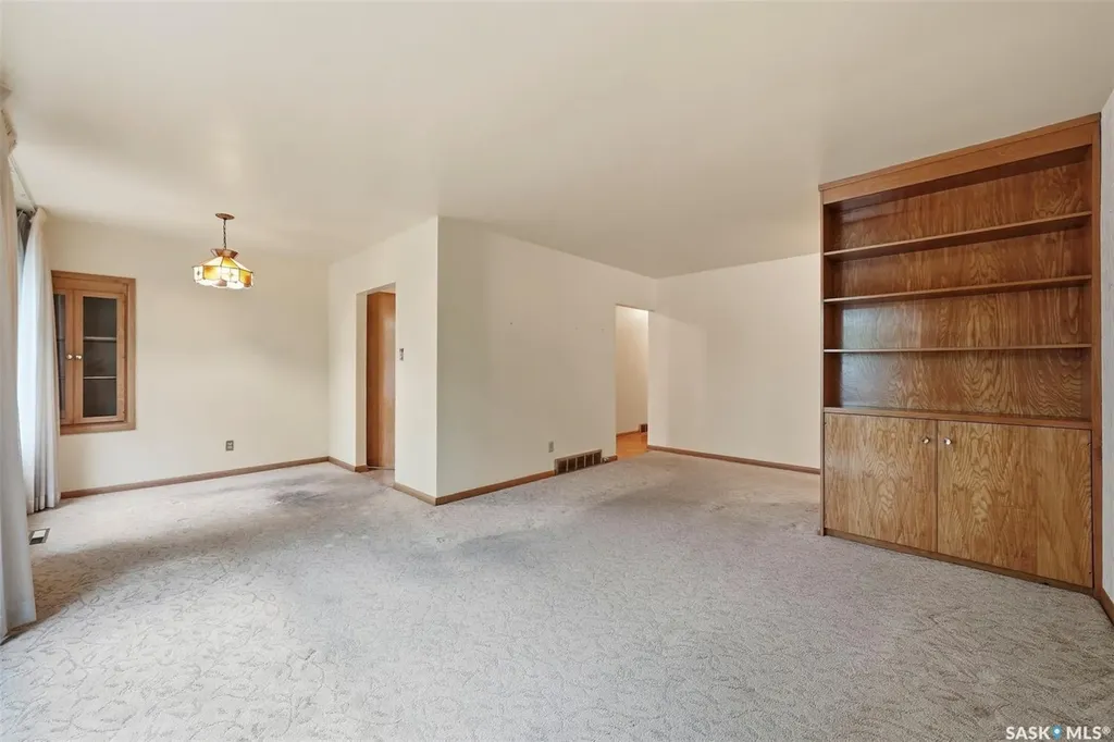 924 9th Avenue N Saskatoon SK S7K 2Z4