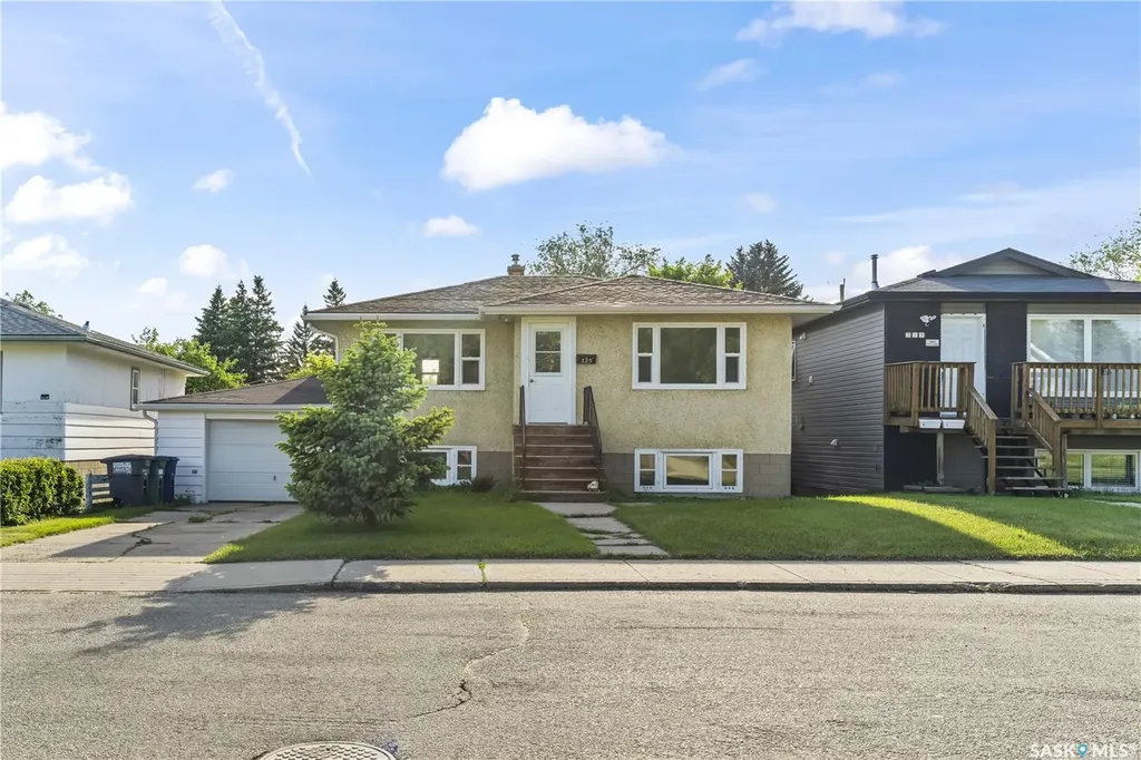325 V Avenue S Saskatoon SK S7M 3E4