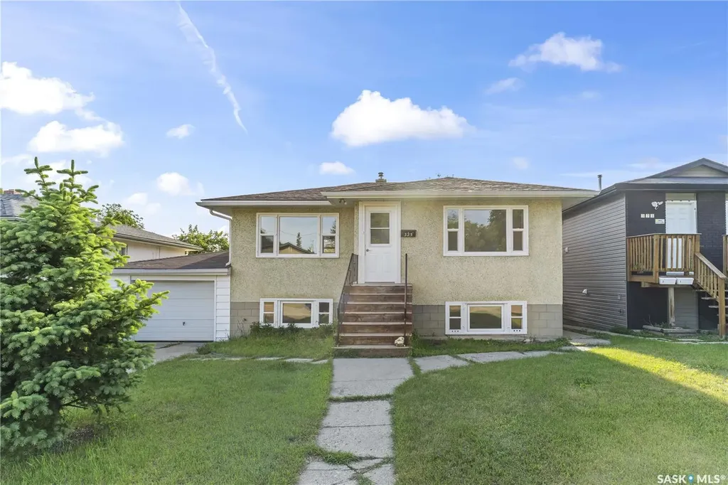 325 V Avenue S Saskatoon SK S7M 3E4